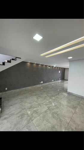Casa De 3 Quartos Com Piscina, Residencial Porto Seguro