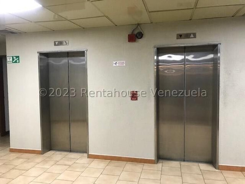 Cur Oficina En Venta En Los Cortijos De Lourdes 24-7012 Yg