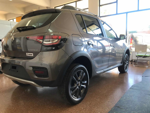 Imagen 4 de 8 de Renault Sandero Stepway 1.6 16v Intense