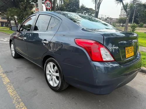 Nissan Versa 1.6 Advance