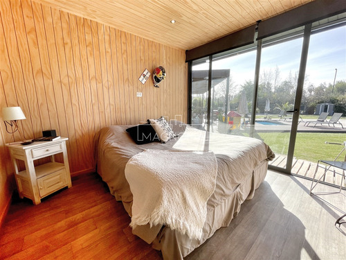 Casa En Arriendo De 5 Dorm. En Cond El Algarrobal