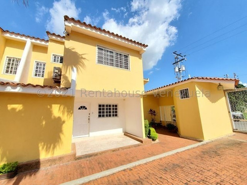 Imagen 2 de 12 de Tonw House En Venta Tiuna Maracay Cod 22-4331