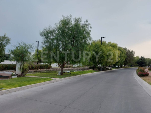 Terreno En Venta En Fracc. El Condado, Corregidora, Querétaro