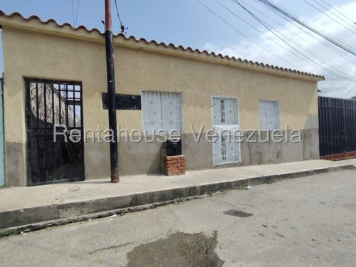 Venta Amplia Casa En Urb Los Pinos Cabudare Gabriela C