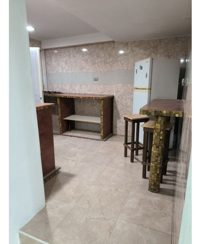 Alquilo Anexo 75m2 2h/2b/0p Sebucan
