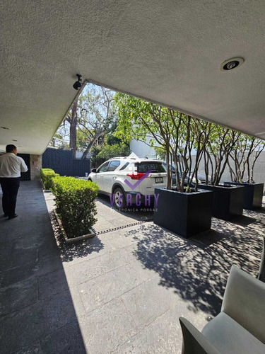 Lomas De Chapultepec, Extraordinaria Casa Con Uso De Suelo E