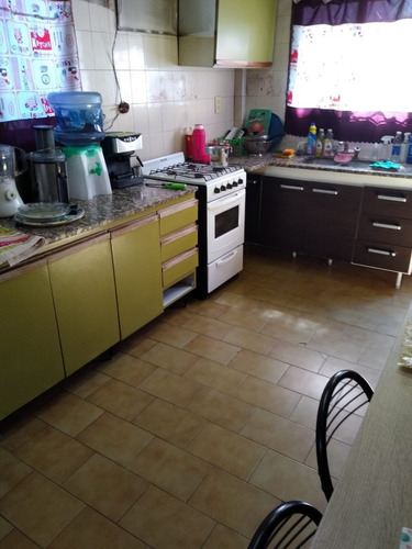 Imagen 7 de 15 de Casa En Banfield Oeste, Zonificación R2-1