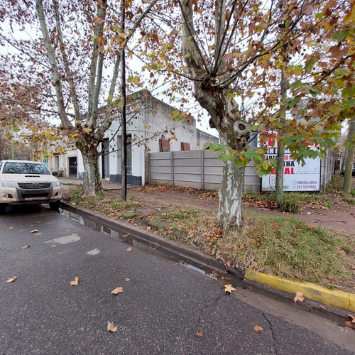 Lote Esquina Centrico Sobre Avenida + Mejoras