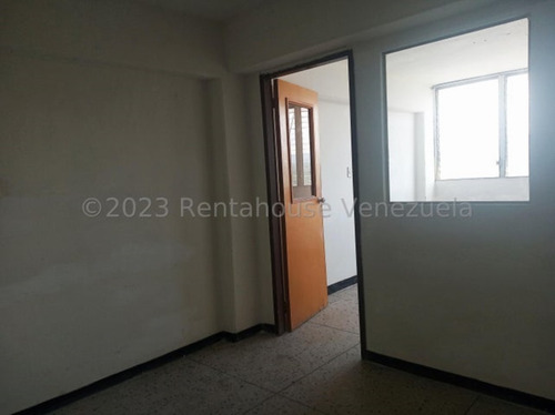 Milagros Inmuebles Oficina Alquiler Barquisimeto Lara Zona Centro Economica Comercial Economico Código Inmobiliaria Rent-a-house 24-8042