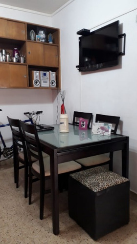 Imagen 4 de 9 de 1 Amb Y Medio Con Balcon A La Calle- En Centro