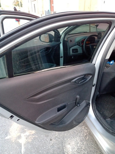 Imagem 13 de 15 de Chevrolet Onix 2018 1.0 Joy 5p