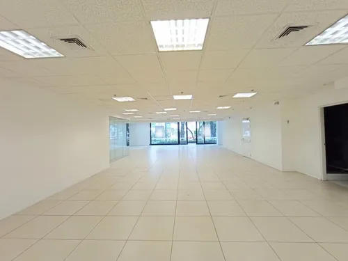 Local En Arriendo/venta En Chico Norte Ii. Cod V1087033