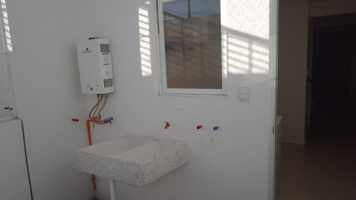 Casa Con Balcón, Acceso A Alberca Y Más. Casa De Dos Recámaras.
