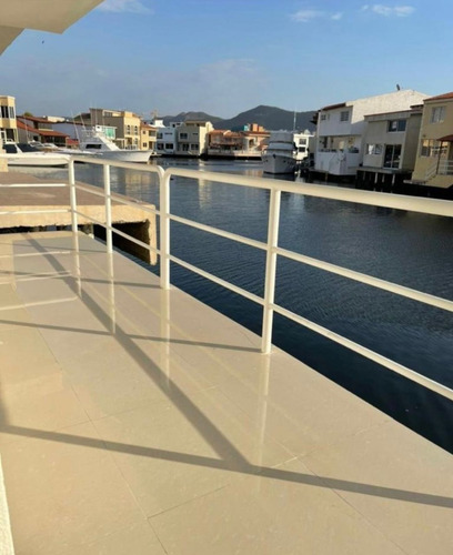 Imagen 7 de 9 de Se Vende Amplia Y Cómoda Casa Bote En Pto La Cruz, Doris Rodriguez, 04261865418