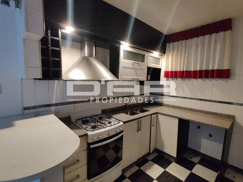 Hermoso Ph De 3 Ambientes Al Frente Con 2 Patios, Parrilla Y Garage!- Pasaje Caballito 1400