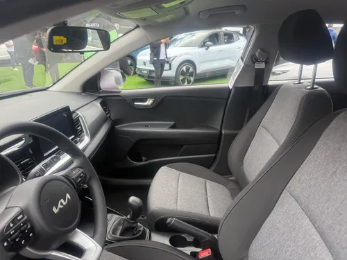 Kia Stonic Desire Mod 2026 Hibdrido Soat Gratis