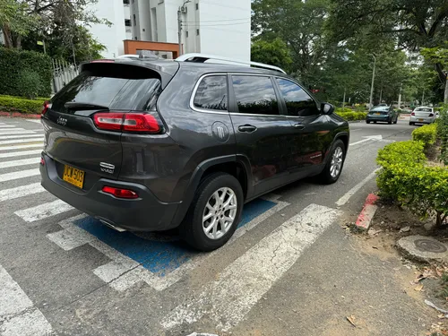 Jeep Cherokee LONGITUDE PLUS 3.2