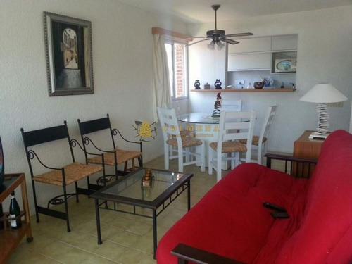Venta De Apartamento 2 Dormitorios En Playa Brava, Punta Del Este.-ref:3568