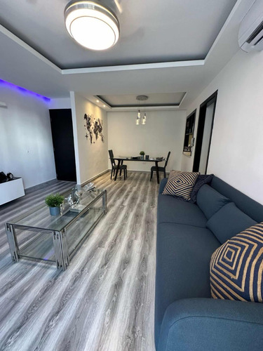 Vendo Apartamento De 3 Habitaciones En Las Cayenas