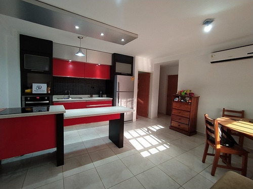 Imagen 2 de 12 de Moderno Apartamento Con Vista A La Montaña