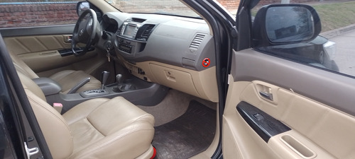 Toyota Hilux SW4 3.0 Srv Cuero I 171cv 4x4