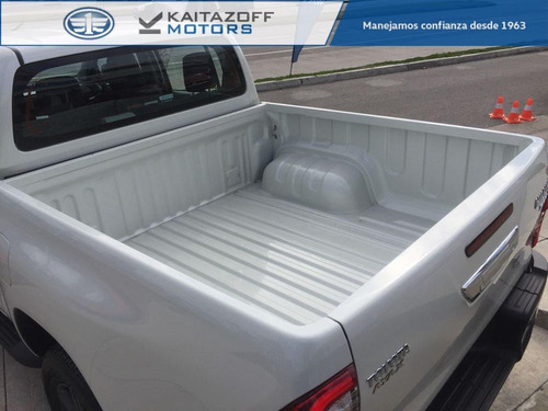 Imagen 5 de 15 de Toyota Hilux Srv 4x2 2022 0km