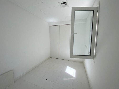 Imagen 23 de 30 de Venta | Casa De Tres Plantas | 6 Dormitorios En Suite | Lote Al Agua | El Golf