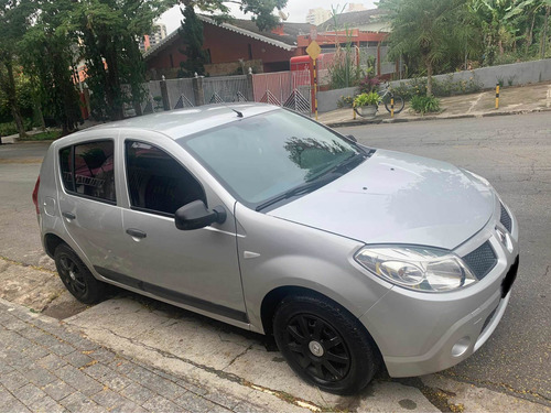 Imagem 6 de 9 de Renault Sandero 2010 1.0 16v Expression Hi-flex 5p