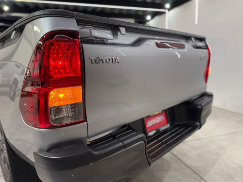 Toyota Hilux 2.7 Cabina Sencilla Mt