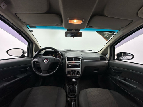 Fiat Punto 1.4 8V FLEX 4P MANUAL