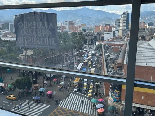 Local En Arriendo En Centro. Cod A776021