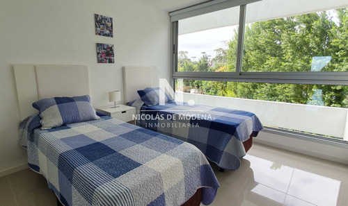 Vende Apartamento Con 2 Dormitorios En Mansa.
