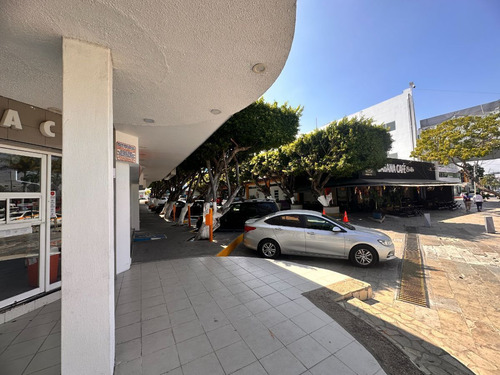 Local Comercial En Renta Blvd Belisario Con Estacionamiento