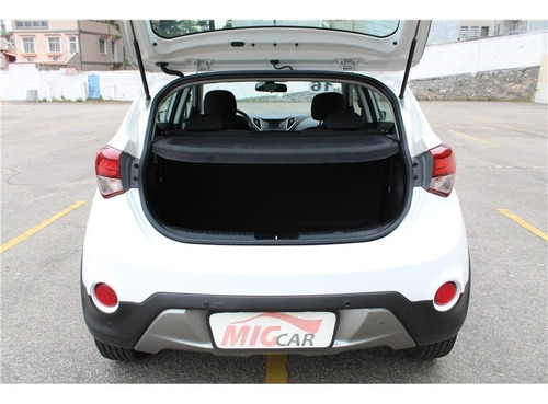 Imagem 9 de 10 de Hyundai Hb20x 1.6 16v Style Flex 4p Automático