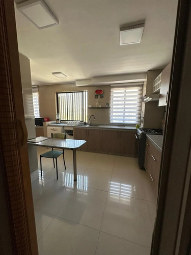 Hermoso Departamento En Las Condes 3 Dormitorios 2b 1e