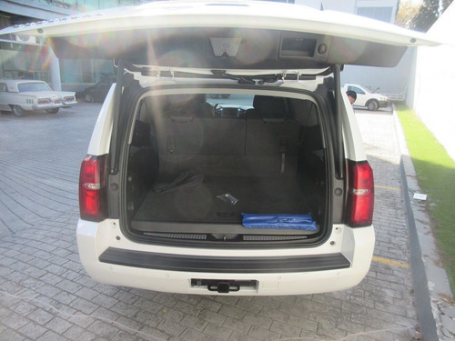 Imagen 8 de 15 de Chevrolet Suburban 2019 5.3 V8 Lt Piel 2 Fila Asientos At