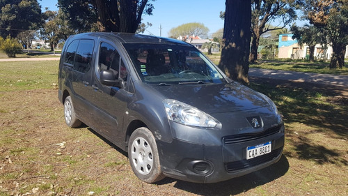 Peugeot Partner B9 Nafta, Rural,habilitada 7 Pasajeros