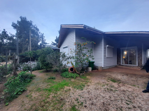 Grace Kelm Vende Para Inversión, Dos Casas 3dorm+2 Ba Y 2dor