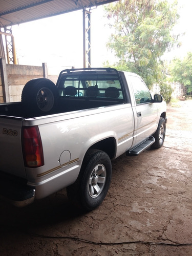 Chevrolet Silverado 4.2 D20 2p 2001