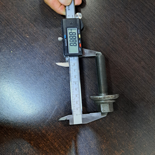 Tornillo De Polea De Cigueñal Transit Courier 21-23 3cil Org (Usado)