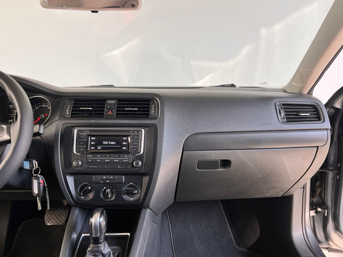 Volkswagen Jetta 2.0 Tiptronic At