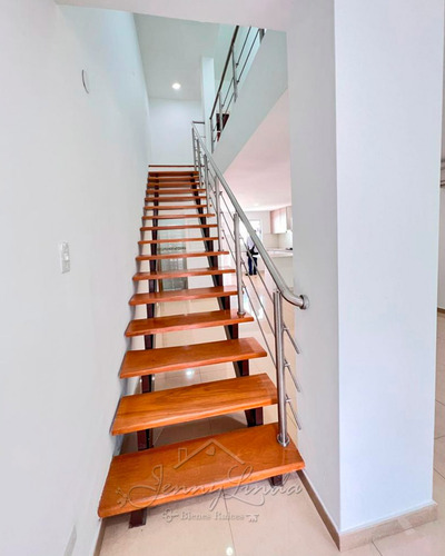 En Alquiler Townhouse De 180 M² Avenida Principal Del Castaño, Maracay Aragua