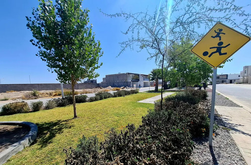 Casa En Venta En Circuito Cerrado Con Alberca