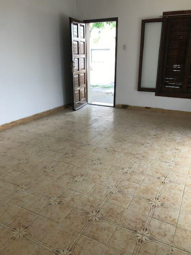 Imagen 2 de 10 de Casa En Venta En La Plata