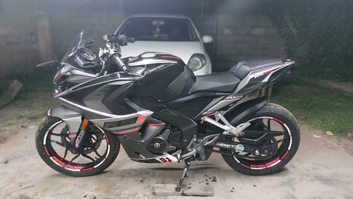 Bajaj Rouser Rs 200. 2018, Excelente Estado.