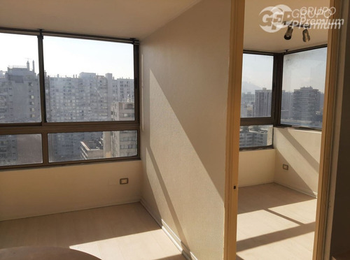Venta Homeoffice 1 Dorm San Isidro/curico Metro Sta Lucia