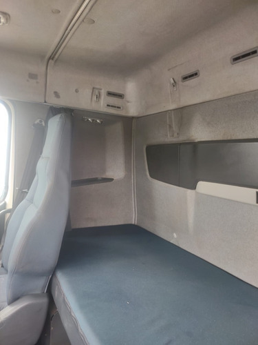 Imagem 12 de 15 de Volvo Fh540 540 6x4 Bug Leve 2014 = R440 G400 R500