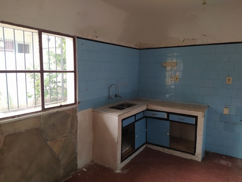 Chalet Ubicado En Pan De Azúcar, Zona Céntrica