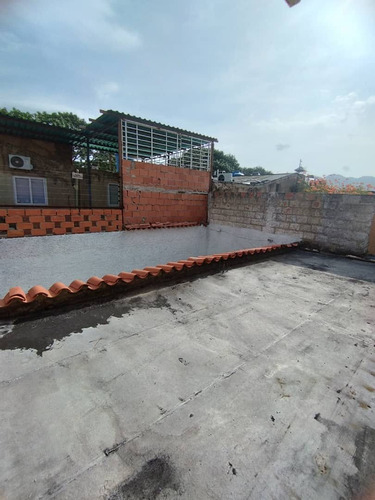 Vera Casa Inmobiliaria Vende Casa En La Urb La Esmeralda San Diego L/firma W