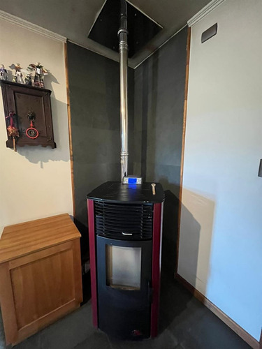 Casa En Venta De 5 Dorm. Más Quincho En Puerto Varas